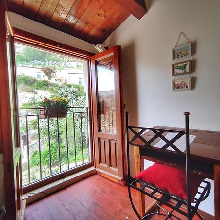 Lilibeth Houses - Charming & Lovely Views Scicli Quarto foto