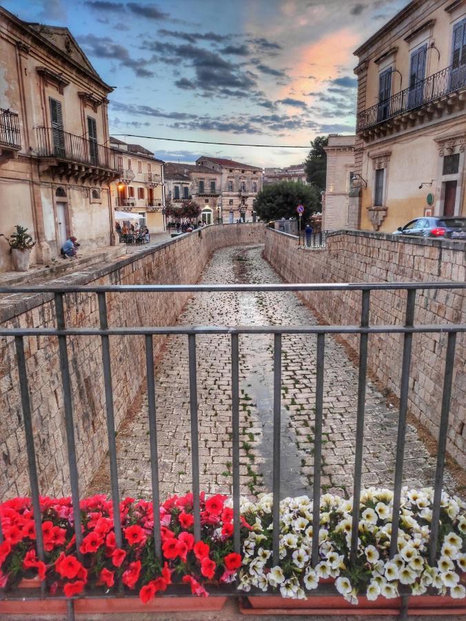Lilibeth Houses - Charming & Lovely Views Scicli Exterior foto